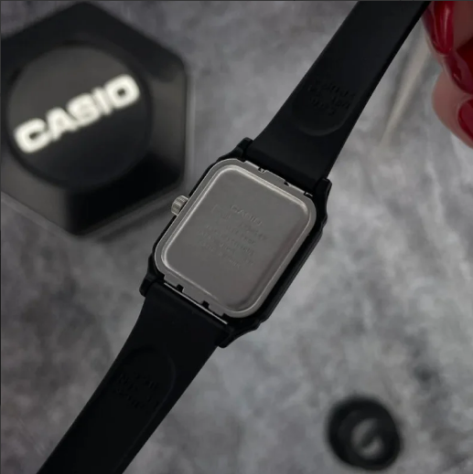 Жіночий годинник Casio LQ-142E-1A 1141-0229 фото